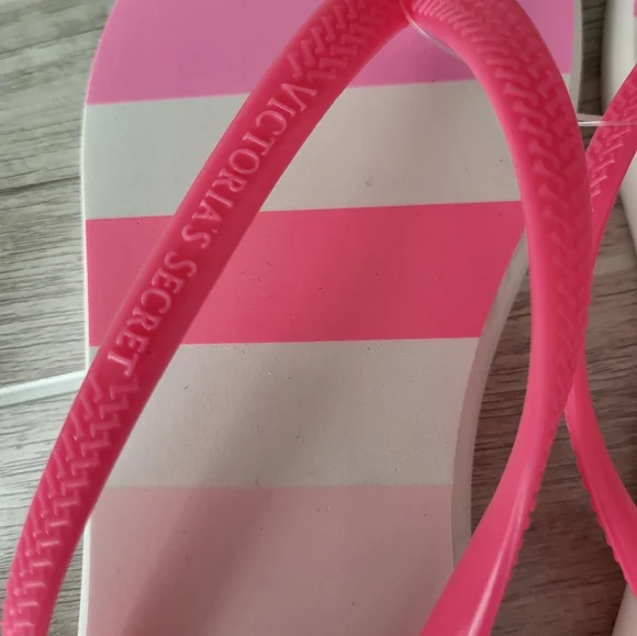 Victoria's Secret Women Striped Hot Pink Summer Beach Flip Flops Medium 7 / 8 - Picture 2 of 6